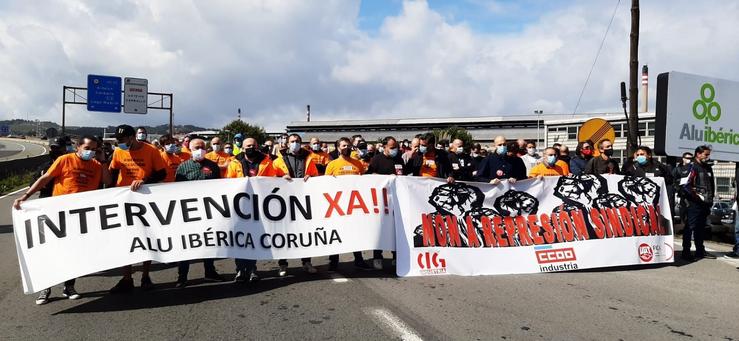 Mobilización de traballadores de Alu Ibérica. COMITÉ DE EMPRESA DE ALU IBÉRICA 