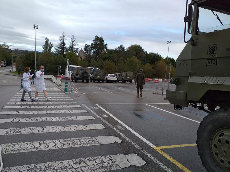 Hospital de Campaña instalado polo Exército no aparcadoiro do Hospital de Cabueñes. 