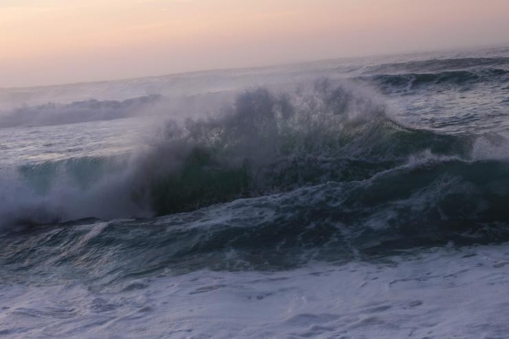 Forte ondada no litoral (Foto de arquivo).. ELISA PIÑÓN- EUROPA PRESS - Arquivo / Europa Press