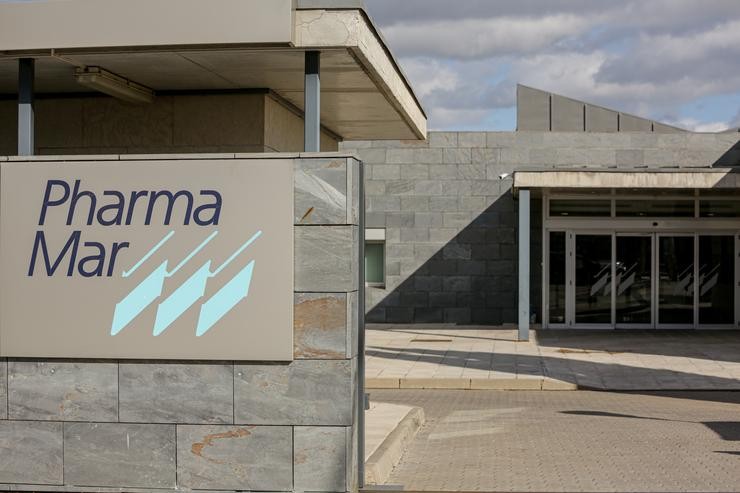 Entrada á sede de PharmaMar, empresa que anunciou o pasado martes día 3 de marzo que podería contar en menos dun mes cun tratamento para tratar o actual brote de coronavirus, denominado Covid-19, en Colmenar Viejo/Madrid (España), a 5 de marzo de. Ricardo Rubio - Europa Press - Arquivo / Europa Press