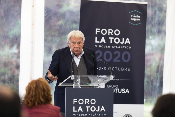 O expresidente do Goberno, Felipe González, durante a súa intervención na segunda xornada do Foro A Toja na Illa da Toja, Pontevedra, Galicia (España).. Beatriz Ciscar - Europa Press / Europa Press