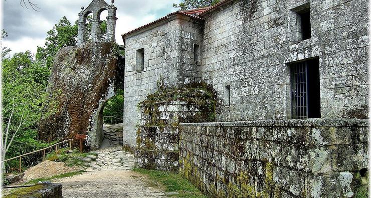 Mosteiro de San Pedro de Rochas, no concello ourensán de Esgos