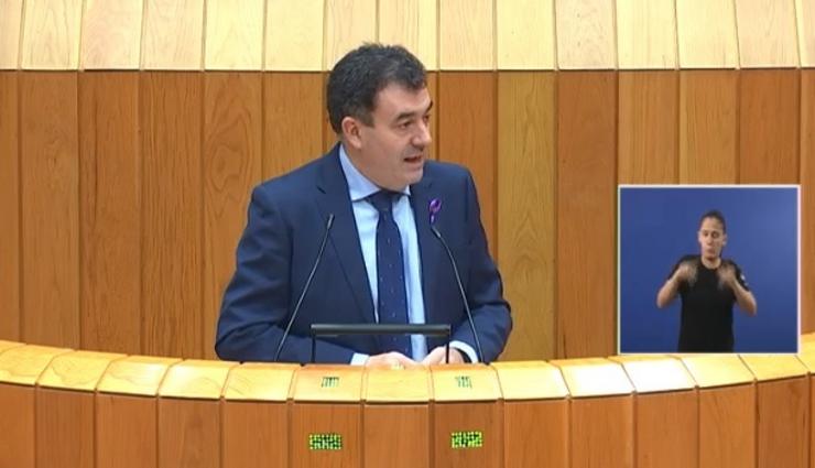 Román Rodríguez no Parlamento nunha resposta a unha interpelación do BNG sobre cultura. CAPTURA 