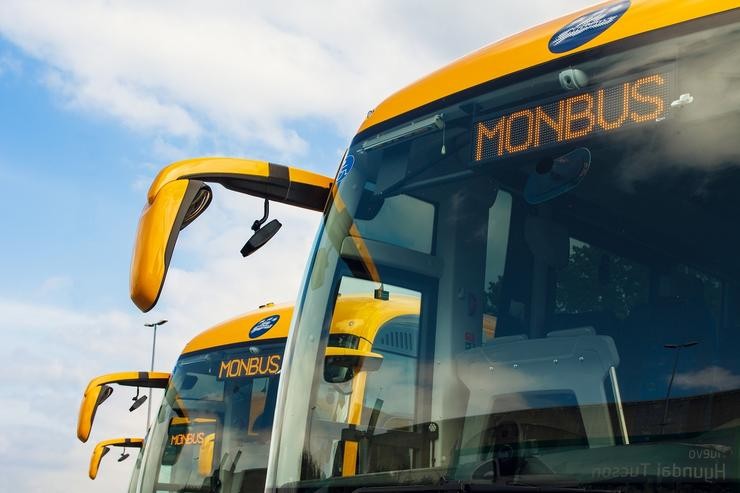 Monbus ampliará as súas liñas en Galicia e Cataluña e implantará un novo servizo ao Porto. MONBUS - Arquivo 