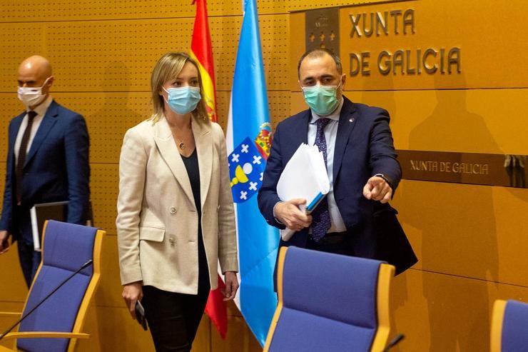 Os conselleiros de Política Social, Fabiola García, e de Sanidade, Xullo García Comesaña, presentan en rolda de prensa o cribado de residencias semanal. XUNTA/XOÁN CRESPO / Europa Press