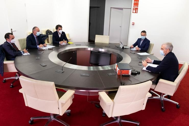 Reunión entre o vicepresidente segundo e conselleiro de Economía, Francisco Conde, e representantes de Aclunaga. XUNTA / XOÁN CRESPO / Europa Press