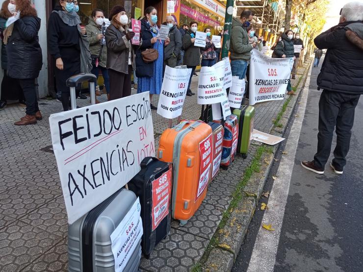 Protesta do sector de axencias de viaxes ante o Parlamento galego, nos momentos máis duros da pandemia