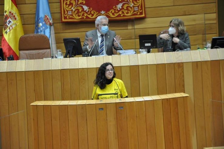 Noa Presas, ,deputada do BNG, coa camiseta en apoio aos traballadores de Siemens Gamesa. BNG / Europa Press