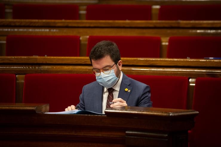 Pere Aragonès durante unha sesión plenaria no Parlament de Catalunya 