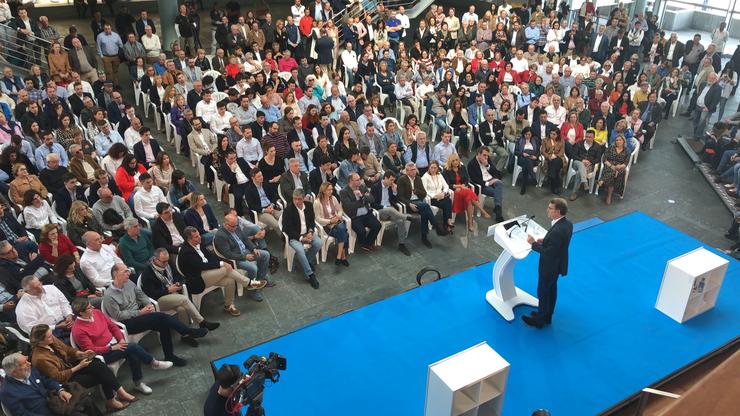 O presidente da Xunta de Galicia, Alberto Núñez Feijóo; intervén no acto de entrega aos carnés a novos afiliados do PP en Vigo.. Marta Vázquez Rodríguez - Europa Press - Arquivo 