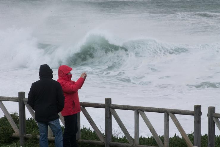 Forte ondada na costa de Ribadeo coa chegada dun temporal / Europa Press