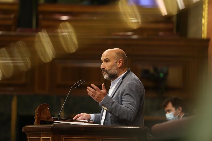 O portavoz do BNG no Congreso, Néstor Rego, intervén durante unha sesión plenaria na Cámara Baixa, en Madrid (España), a 30 de novembro de 2020. O Pleno afronta desde hoxe a fase final do debate do proxecto de Orzamentos Xerais do Estado. EUROPA PRESS