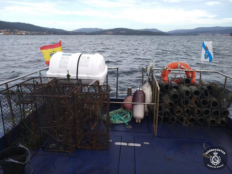 Material incautado en operativos contra o furtivismo na costa galega. XUNTA / Europa Press