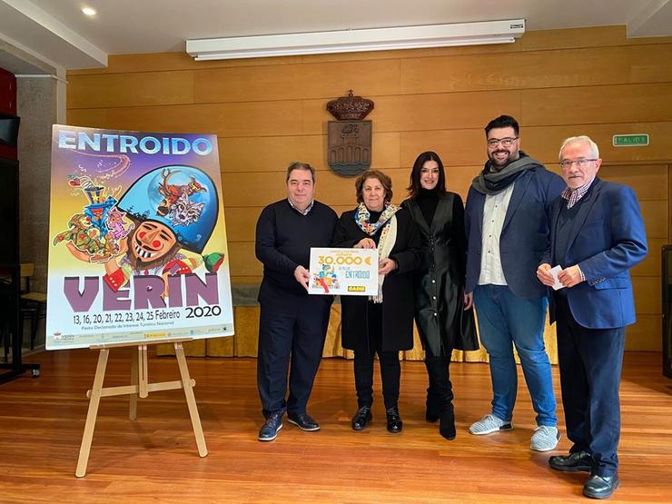 Entrega do premio. Fonte: Prensa Concello de Verín