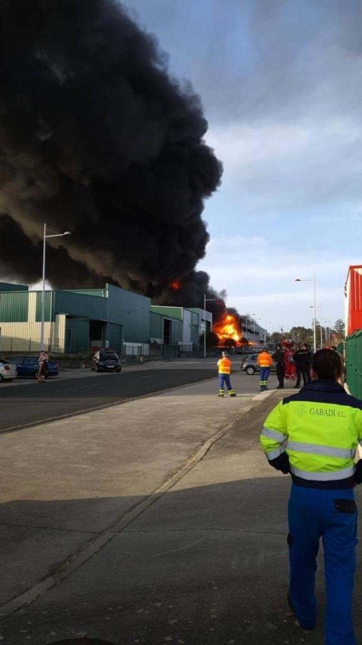 Incendio nunha nave de Río do Pozo / Europa Press