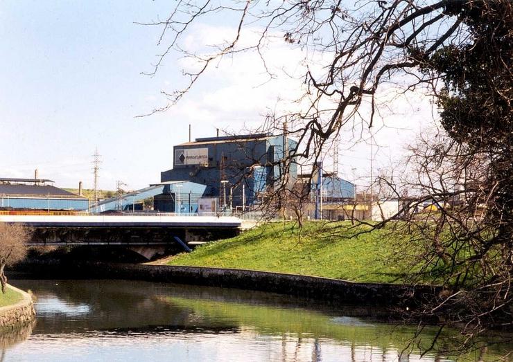 Planta de Ferroatlántica en Boo de Guarnizo (Estaleiro). CONCELLO DE ESTALEIRO / Europa Press