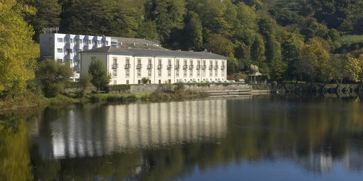 Un balneario de Lugo / BALNEARIOS DE GALICIA - Arquivo