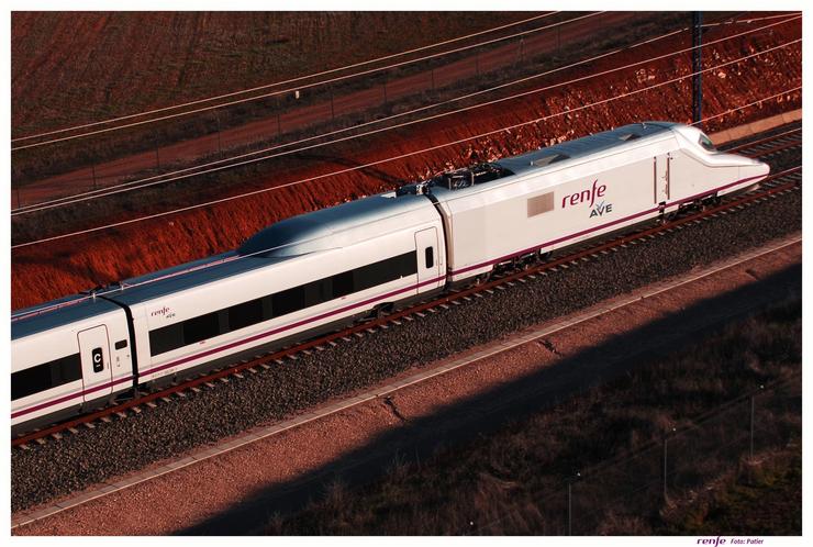 Imaxe de arquivo dun tren AVE. RENFE - Arquivo 