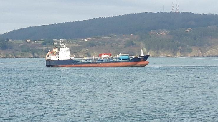 O buque 'Blue Star' no medio da Ría de Ares (A Coruña).. EUROPA PRESS - Arquivo 