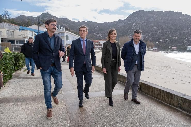Ou titular do Goberno galego visita a casa niño Areíña de cores. XUNTA / Europa Press