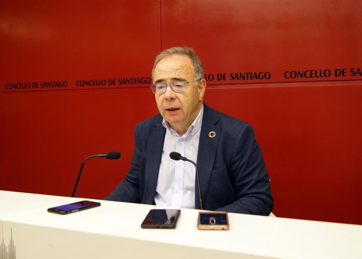 O alcalde de Santiago, Xosé Sánchez Bugallo, en rolda de prensa. CONCELLO DE SANTIAGO 