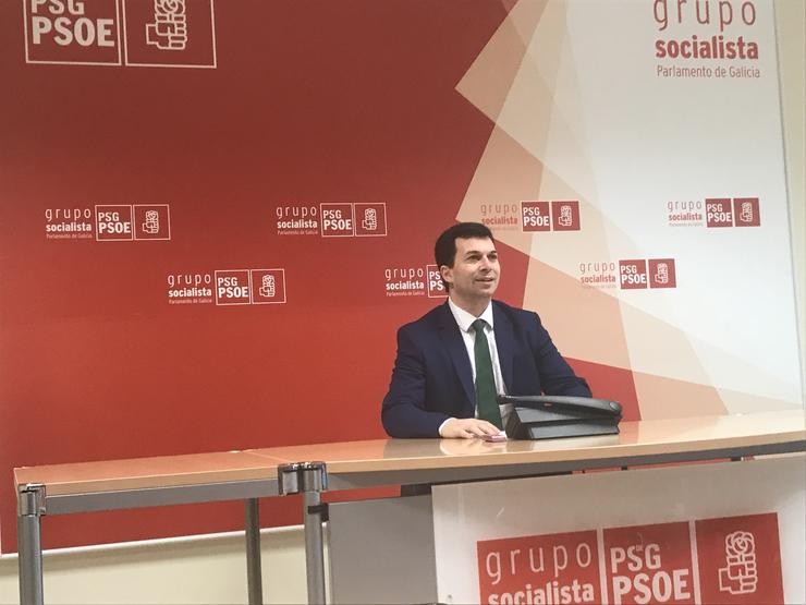 O secretario xeral do PSdeG, Gonzalo Caballero, en rolda de prensa / Europa Press