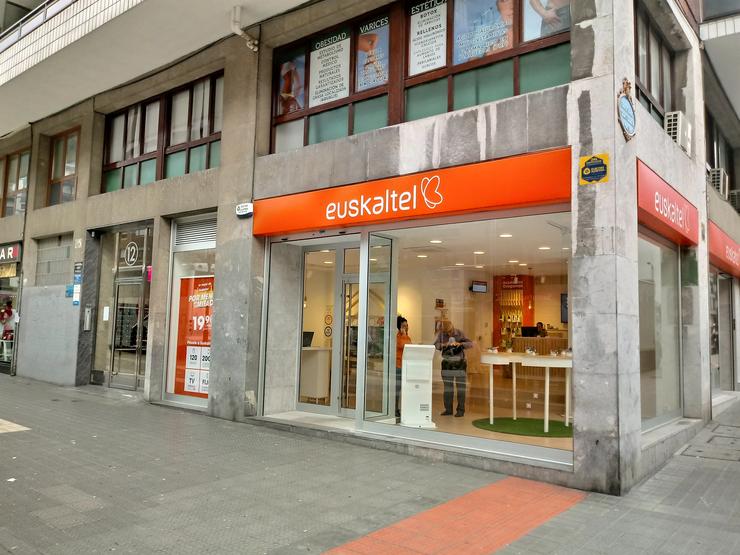 Establecemento de Euskaltel en Bilbao. EUROPA PRESS - Arquivo 