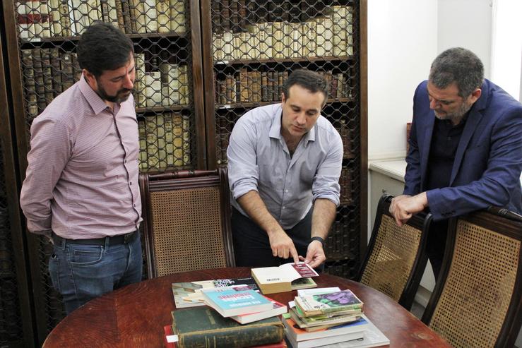 O candidato de Galicia En Común-Anova Mareas, Antón Gómez-Reino, en Arxentina. GALICIA EN COMÚN / Europa Press