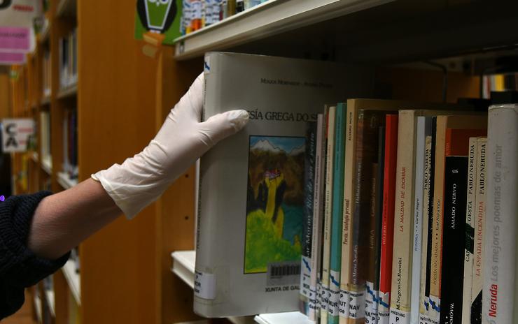 Protección contra o coronavirus na Biblioteca Pública de Vigo Juan Compañel 