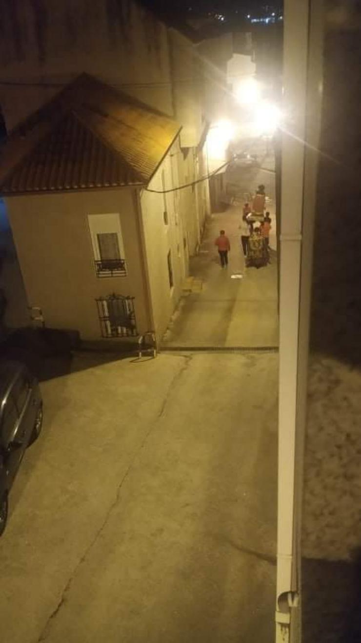San roque sacado en procesión contra o coronavirus en Carril / FB Antonio Caeiro
