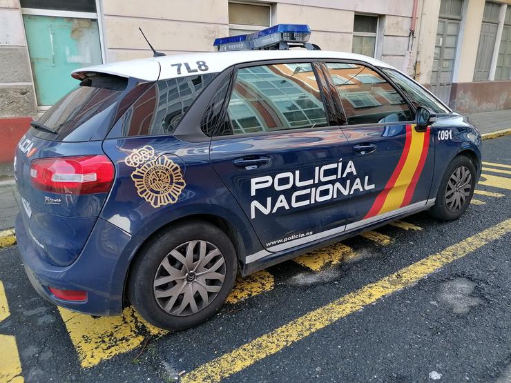 Un vehículo da Policía Nacional en Ferrol 