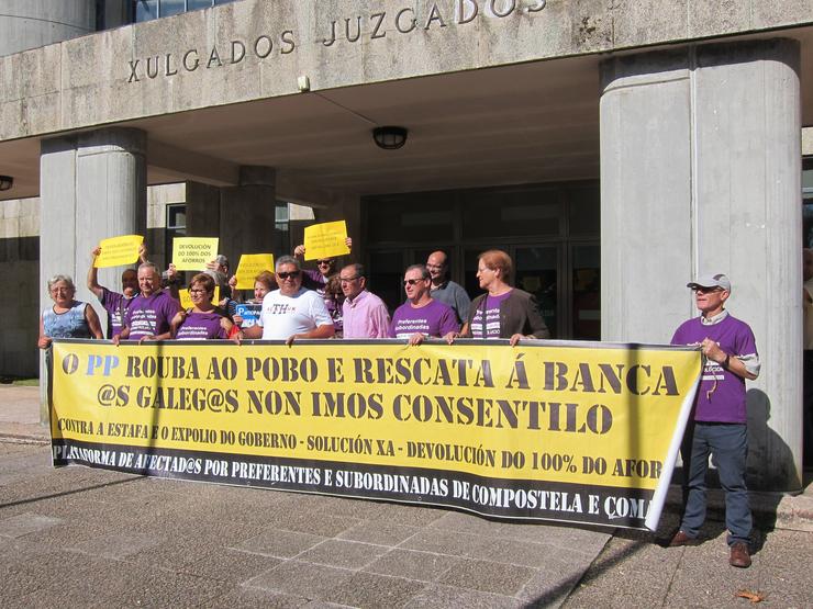 Protesta de preferentistas en Santiago de Compostela. EUROPA PRESS - Arquivo 