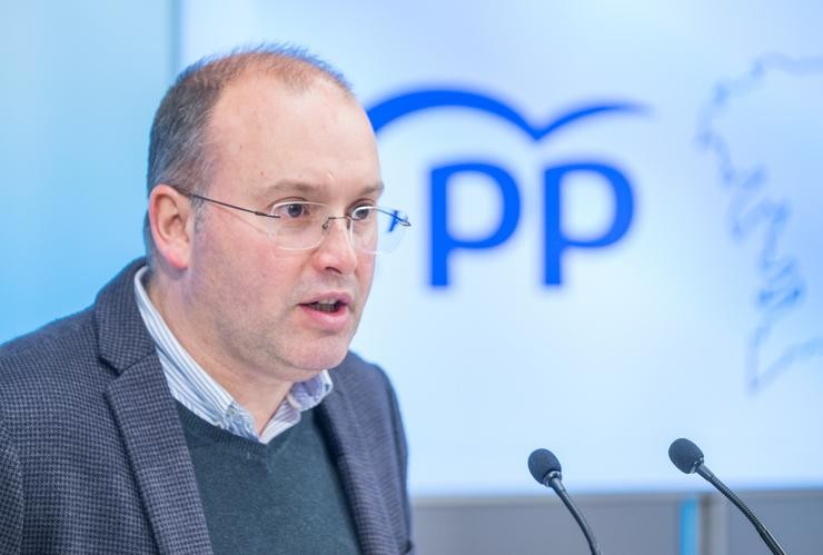 O secretario xeral do PP de Galicia, Miguel Tellado, en rolda de prensa.. PPDEG