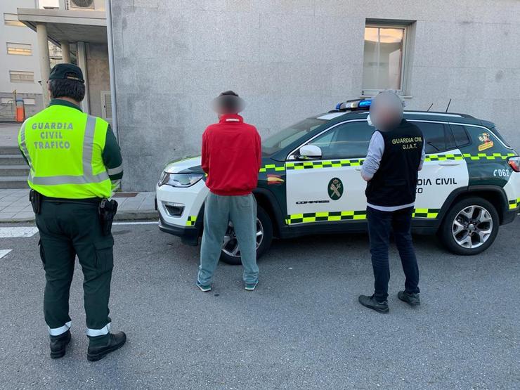 Detido un mozo de Vilanova de Arousa que cuspiu na cara a axentes que o denunciaron por non respectar o confinamento.. GARDA CIVIL / Europa Press