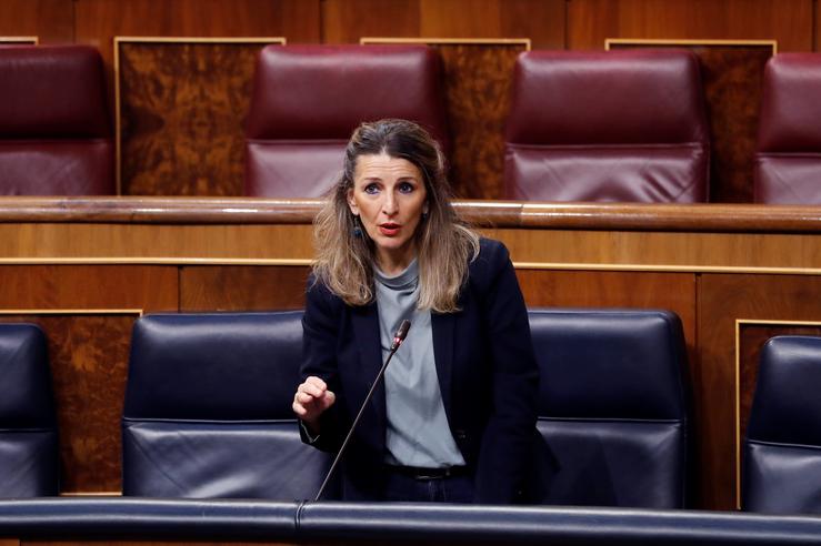 A ministra de Traballo, Yolanda Díaz, intervén durante a primeira sesión de control ao Executivo celebrada no Congreso desde que se declarou o estado de alarma o pasado 14 de marzo. Pool