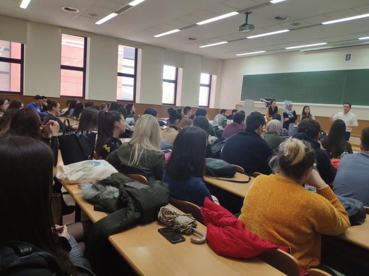 Estudantes universitarios / EP - Arquivo