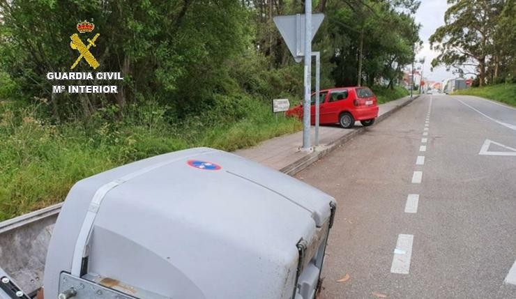 Accidente na Illa de Arousa cun condutor que triplicou a taxa de alcol e deu positivo en test de drogas.. GARDA CIVIL