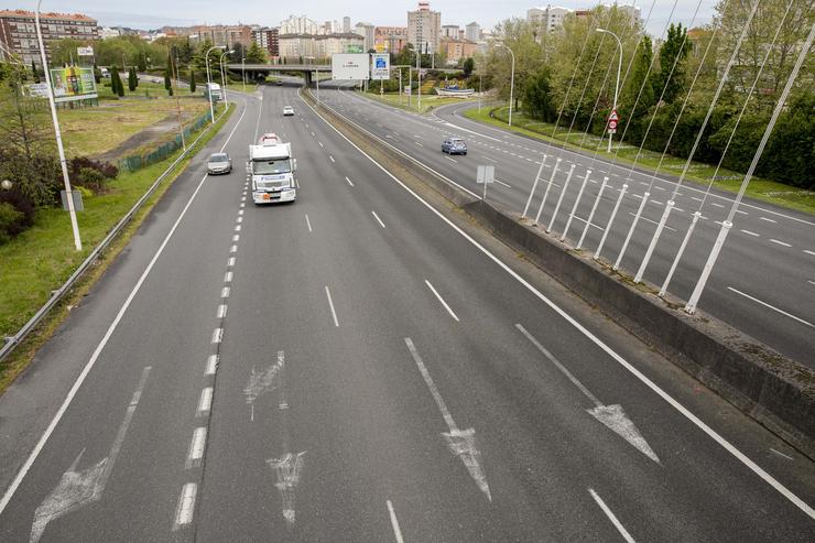 Tráfico rodado na cidade da Coruña durante o estado de alarma. ANDY PEREZ 