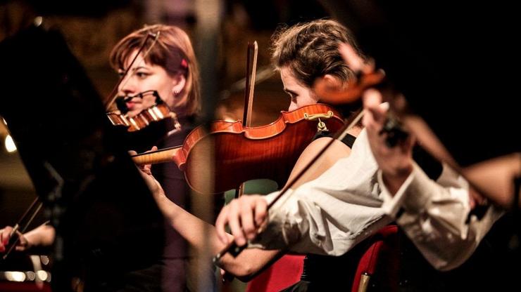 Músicos en concerto. Unión de Músicos Profesionais