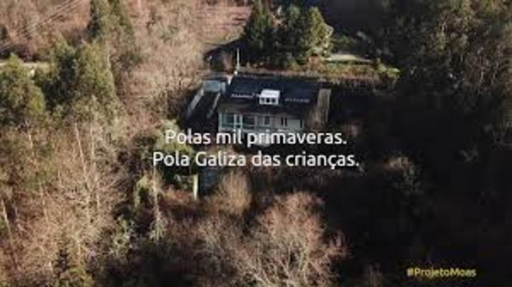 Casa que o Proxecto Moas de Semente quere converter nun gran centro educativo en galego