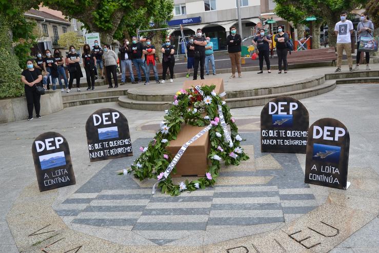 Protesta dos veciños de Ons pola cota de visitantes insulares. REMITIDA CONCELLO DE BUEU / Europa Press