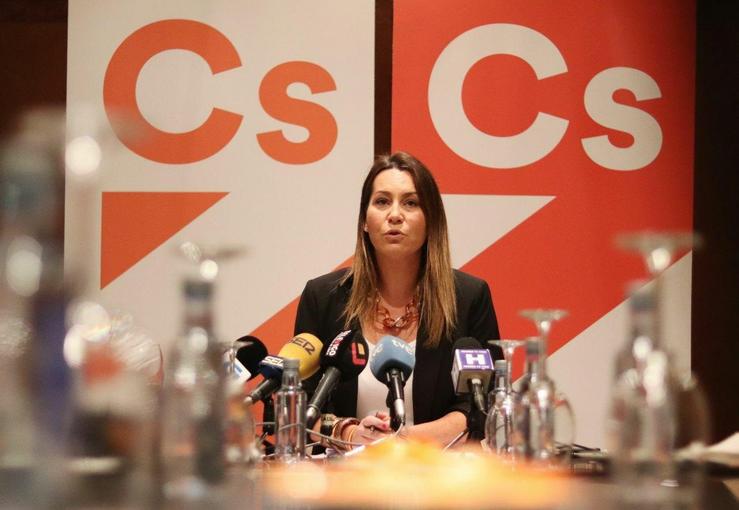 A portavoz de Cidadáns en Galicia, Beatriz Piñeiro, nunha rolda de prensa. CIDADÁNS GALICIA - Arquivo