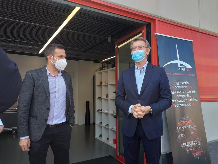 O presidente da Xunta, Alberto Núñez Feijóo, nunha visita á empresa Nort3D, no parque industrial de Porto do Molle, en Nigrán (Pontevedra). PAULA XUSTO-EUROPA PRESS 