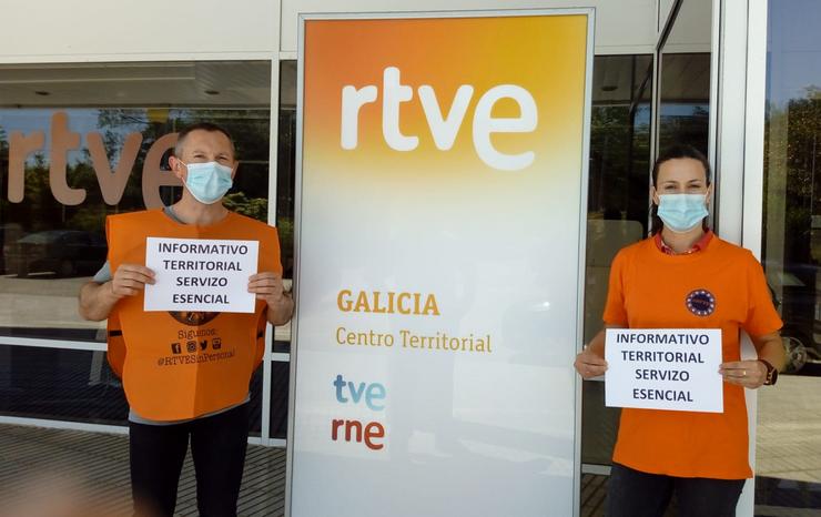 Protesta na delegación de RTVE en Galicia impulsada polo colectivo de traballadores RTVESinPersonal e SinProducciónPropia interna 