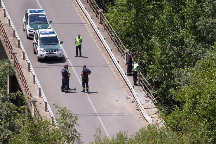Viaduto onde se precipitou un camión cargado con explosivos para unha canteira en Portomarín (Lugo).. Carlos Castro - Europa Press / Europa Press