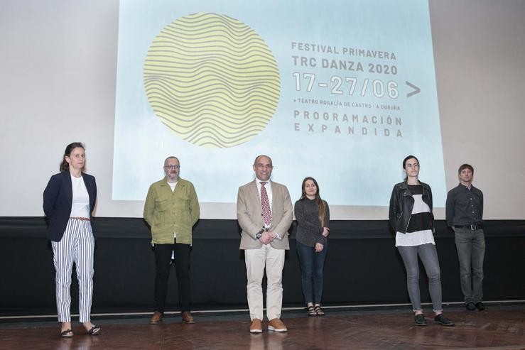 O concelleiro de Cultura da Coruña, Jesús Celemín, agarraches á presentación do Festival TRC-Danza. ANDY PEREZ 