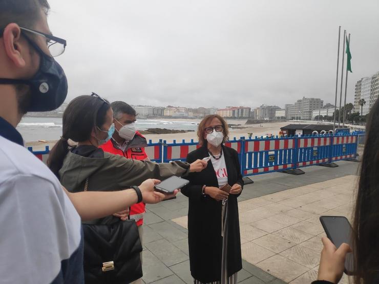 A concelleira de Medio Ambiente, Esther Fontán, e o responsable de Seguridade Cidadá, Carlos García Touriñán, fan balance do San Juan. CONCELLO DA CORUÑA / Europa Press