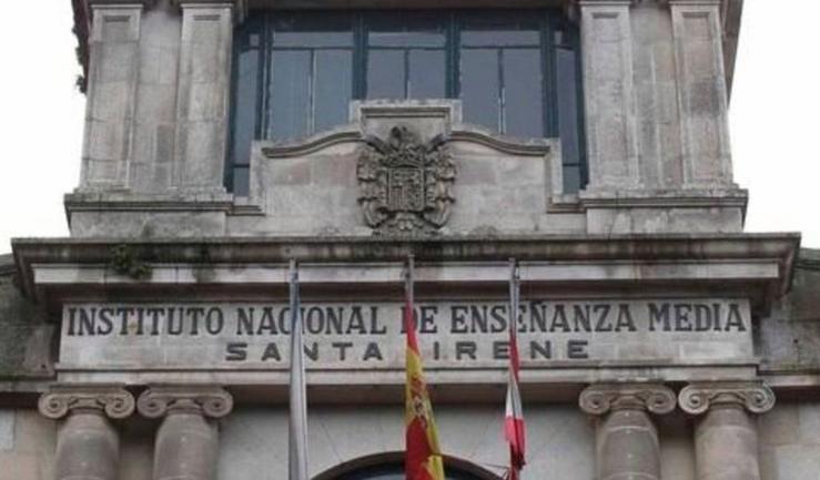 Escudo franquista do IES Santa Irene de Vigo / EP