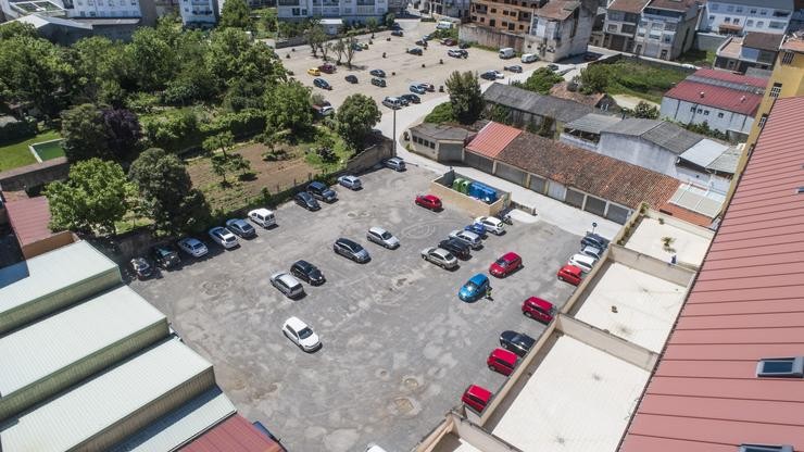Vista aérea do 'Parking libre central' de Verín. Foto: Prensa