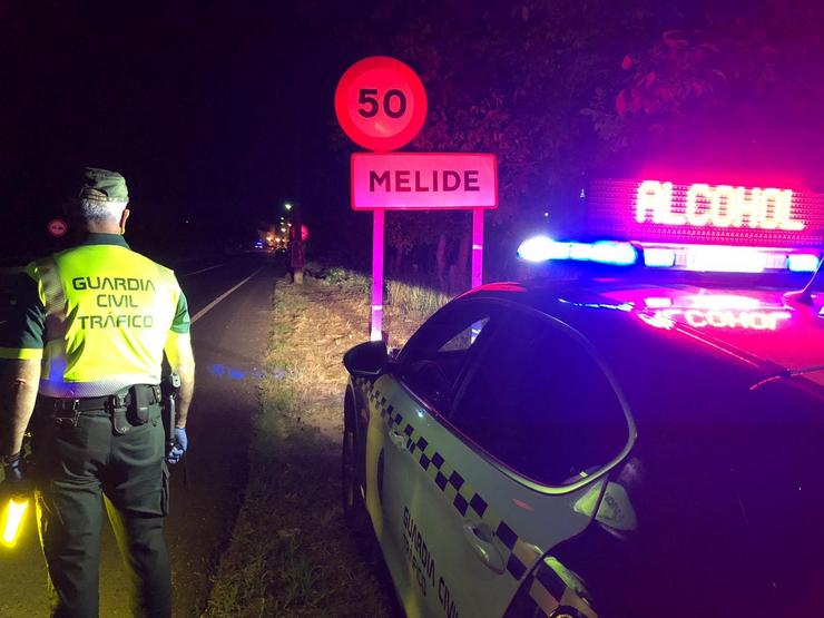 Contrl de alcol e drogas da Garda Civil en Melide (A Coruña).. GARDA CIVIL DE TRÁFICO 